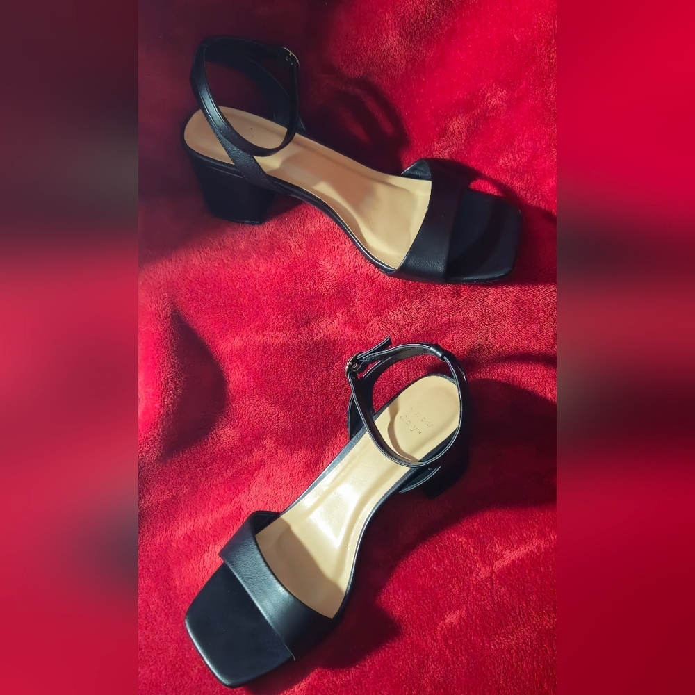A New Day Black Ankle-Strap Open Square-Toe Sandals - Size 7.5W - Picture 2 of 6